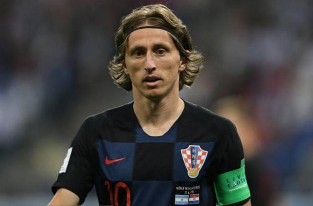 败者组半决赛，狼队赢也好，WB赢也罢，反正最后都打不过AG超玩会！