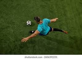 半场：乌迪内斯1-0恩波利，阿塔远射被埃克伦坎普挡入球门